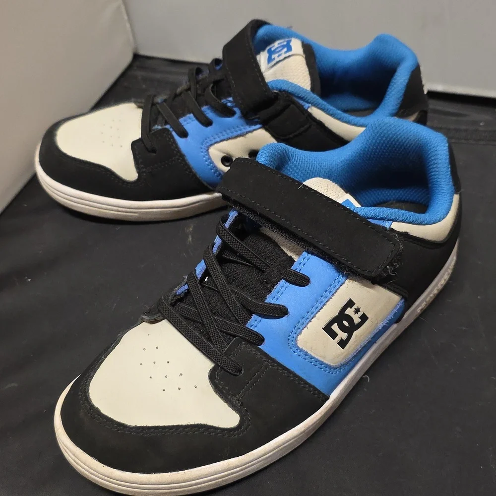 DC Shoes Manteca 4 V Low-top Kids' Sneakers in Black, Blue, and White Size 6 - Picture 3 of 14